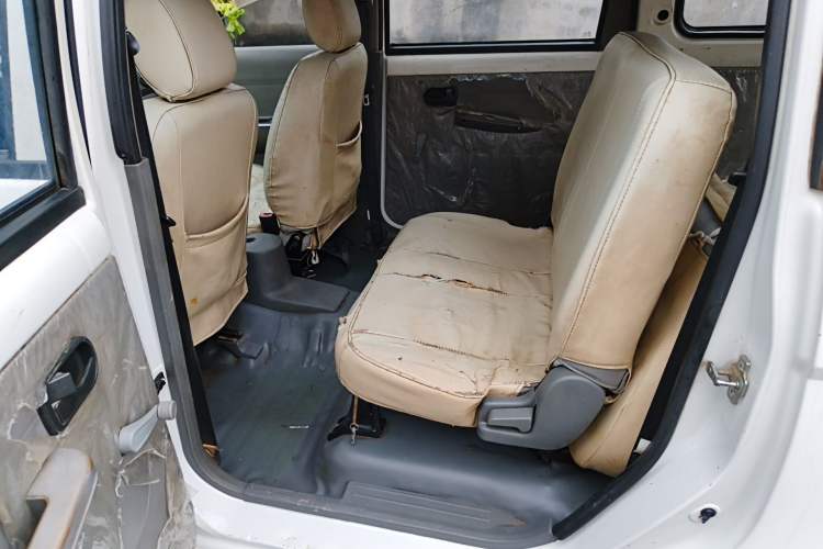 Used Wuling Hongguang 2010 1.2L Base Version China IV Standard Left Rear Seat