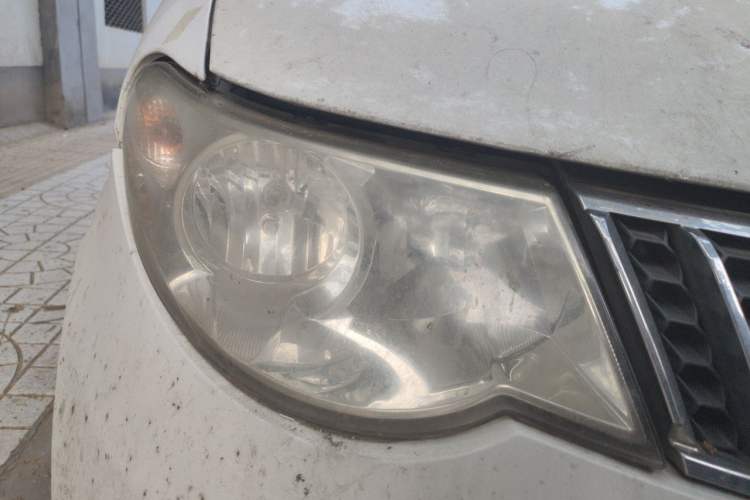 Used Wuling Hongguang 2010 1.2L Comfort Edition China IV Right Front Headlight