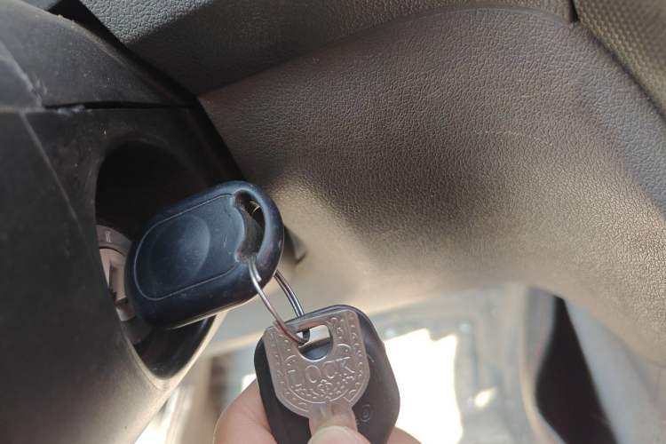 Used Wuling Hongguang 2010 1.2L Base Version China IV Standard Vehicle Key
