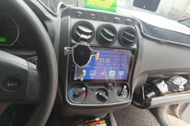 Used Wuling Hongguang 2010 1.2L Base Version China IV Standard Audio And AC Panel