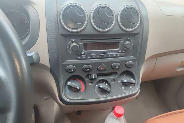 Used Wuling Hongguang 2010 1.2L Practical Version China IV Audio And AC Panel