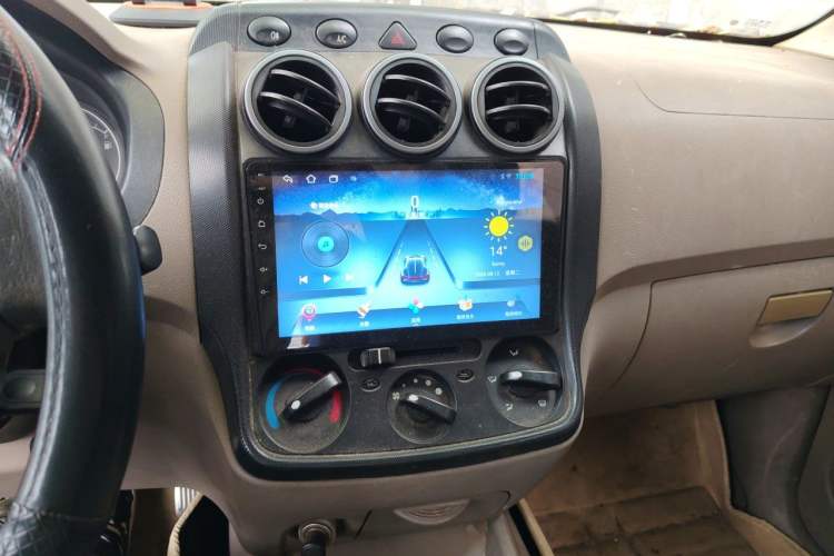 Used Wuling Hongguang 2010 1.2L Standard Version China IV Audio And AC Panel