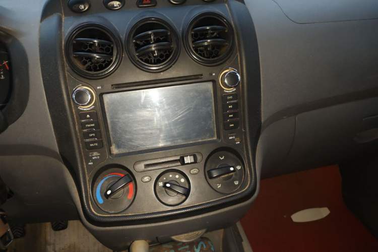 Used Wuling Hongguang 2010 1.2L Base Version China IV Standard Audio And AC Panel