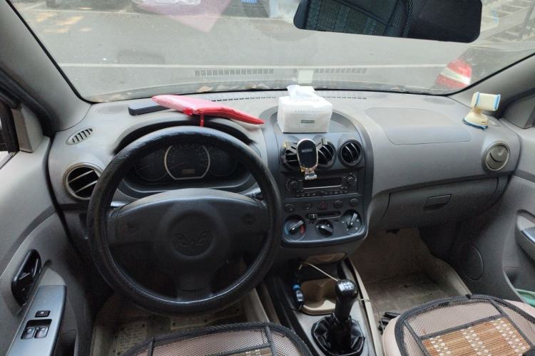 Used Wuling Hongguang 2010 1.4L Base Version Center Console