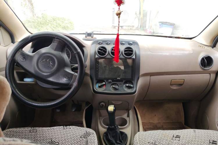 Used Wuling Hongguang 2010 1.2L Standard Version China IV Center Console