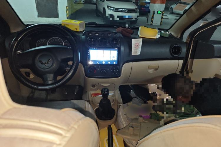 Used Wuling Hongguang 2010 1.4L Luxury Model Center Console