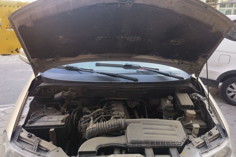 Used Wuling Hongguang 2010 1.4L Luxury Model Engine Bay