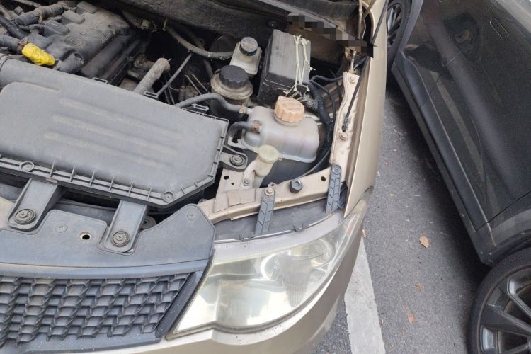 Used Wuling Hongguang 2010 1.4L Base Version Engine Bay Left