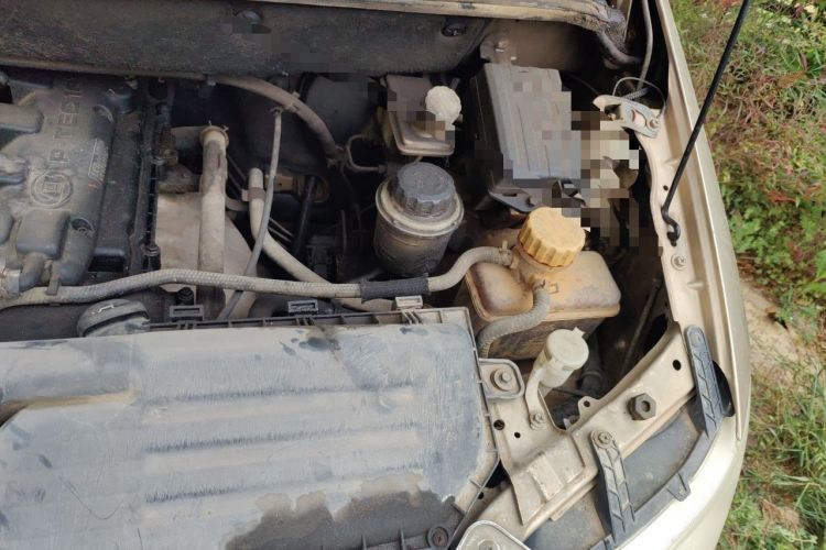 Used Wuling Hongguang 2010 1.4L Comfort Version Engine Bay Left