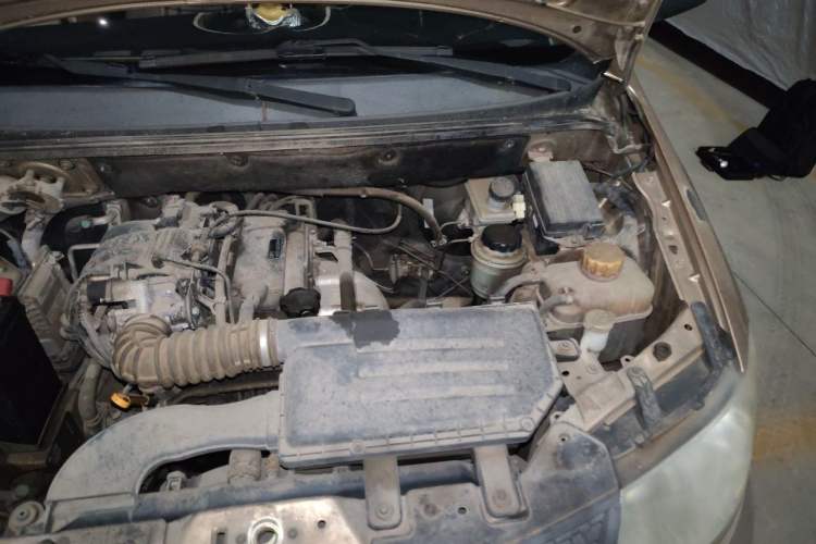 Used Wuling Hongguang 2010 1.2L Base Version China IV Standard Engine Bay Left