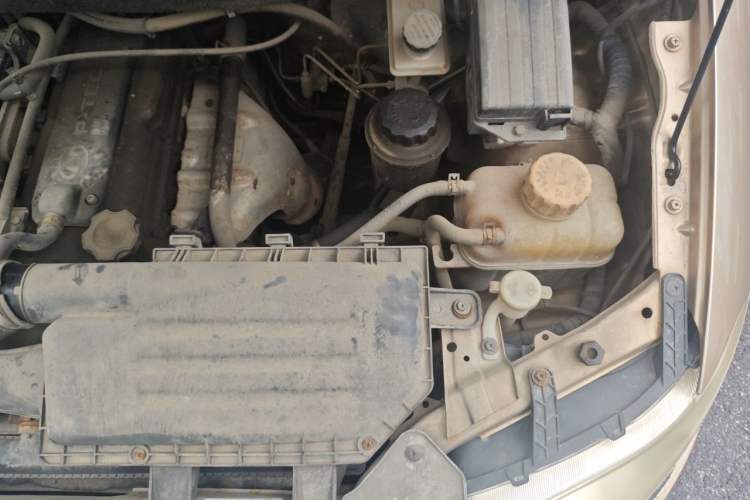 Used Wuling Hongguang 2010 1.2L Standard Version China IV Engine Bay Left