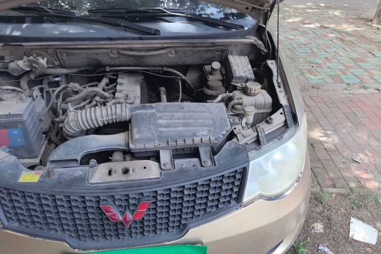 Used Wuling Hongguang 2010 1.4L Base Version Engine Bay Left