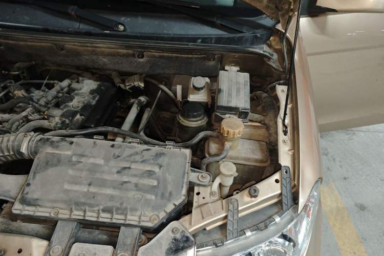 Used Wuling Hongguang 2010 1.4L Luxury Model Engine Bay Left