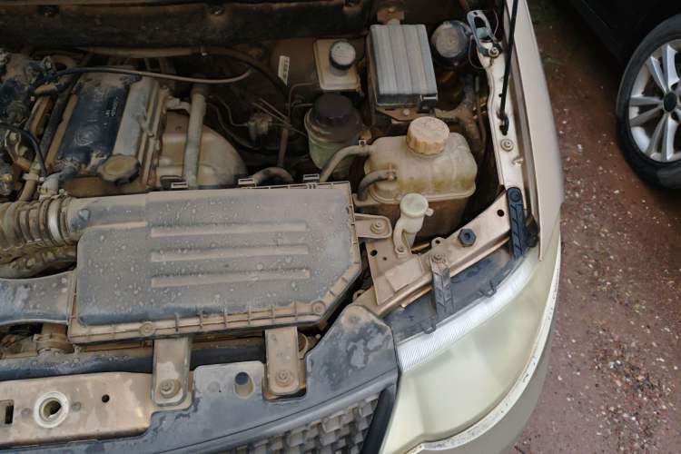 Used Wuling Hongguang 2010 1.2L Base Version China IV Standard Engine Bay Left