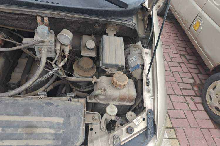 Used Wuling Hongguang 2010 1.2L Base Version China IV Standard Engine Bay Left