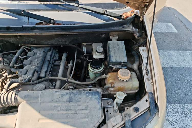Used Wuling Hongguang 2010 1.4L Comfort Version Engine Bay Left