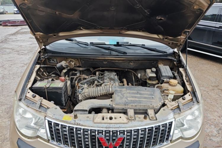 Used Wuling Hongguang 2010 1.4L Comfort Version Engine Bay