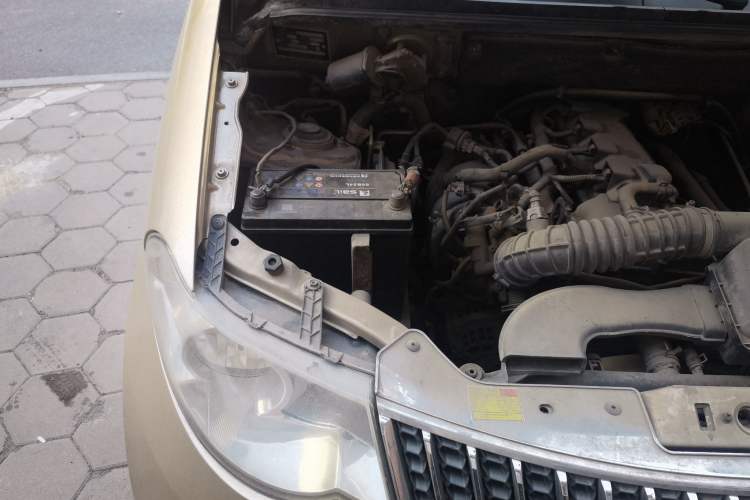 Used Wuling Hongguang 2010 1.4L Luxury Model Engine Bay Right