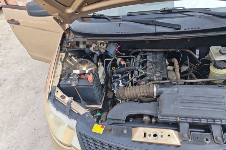 Used Wuling Hongguang 2010 1.4L Practical Version Engine Bay Right