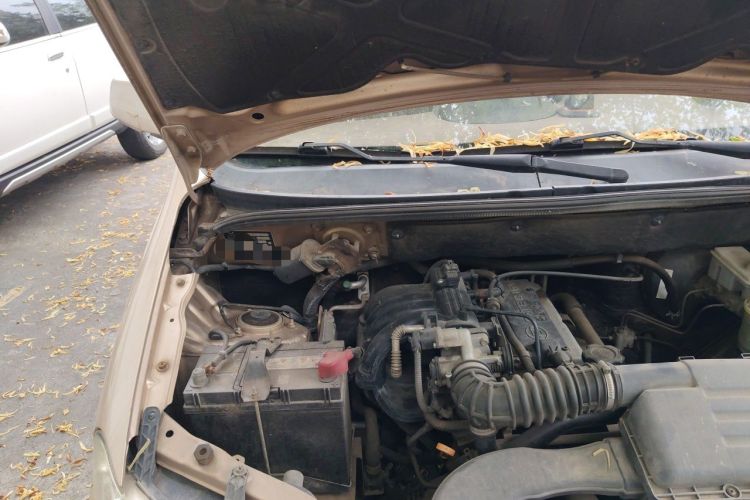 Used Wuling Hongguang 2010 1.2L Standard Version China IV Engine Bay Right
