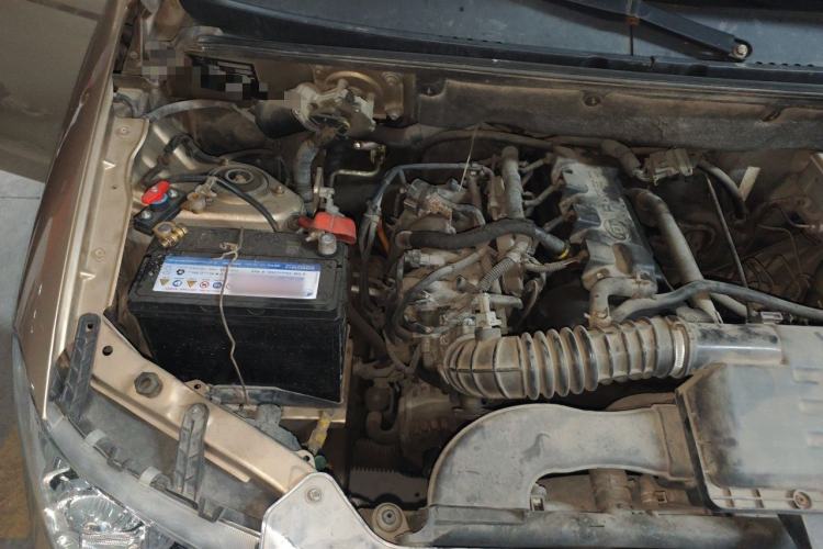 Used Wuling Hongguang 2010 1.4L Luxury Model Engine Bay Right