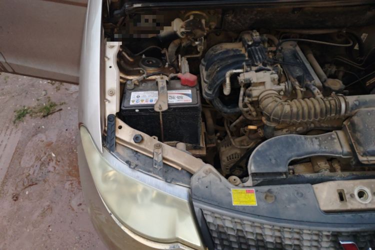 Used Wuling Hongguang 2010 1.2L Base Version China IV Standard Engine Bay Right