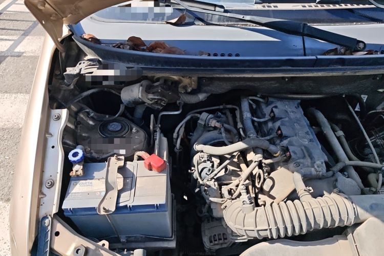 Used Wuling Hongguang 2010 1.4L Comfort Version Engine Bay Right
