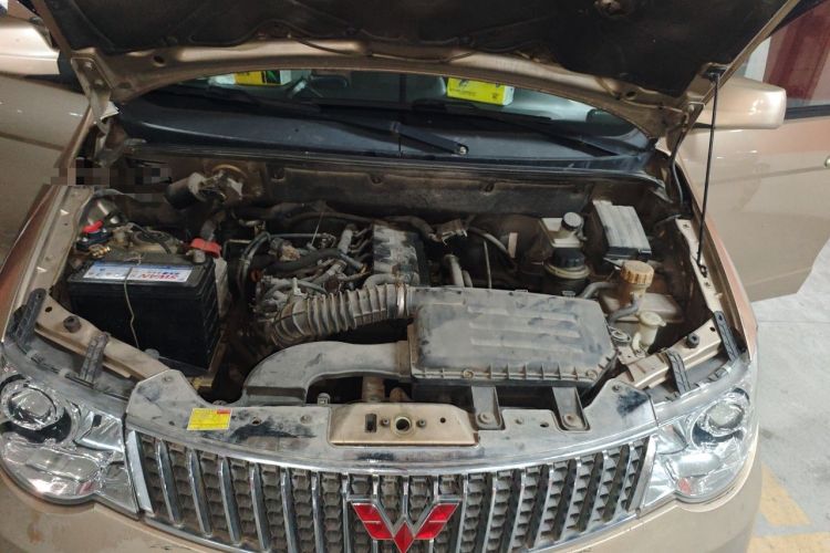 Used Wuling Hongguang 2010 1.4L Luxury Model Engine Bay