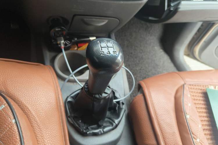 Used Wuling Hongguang 2010 1.2L Base Version China IV Standard Gear Lever