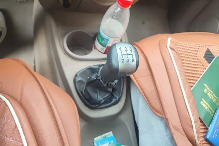 Used Wuling Hongguang 2010 1.2L Practical Version China IV Gear Lever