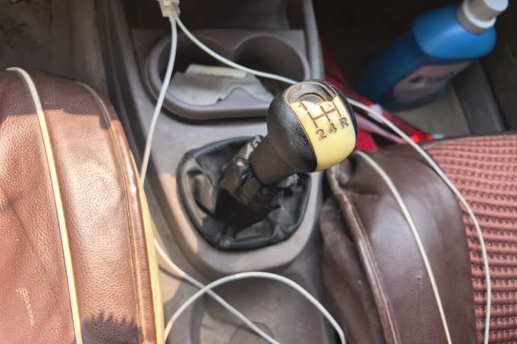 Used Wuling Hongguang 2010 1.2L Standard Version China IV Gear Lever