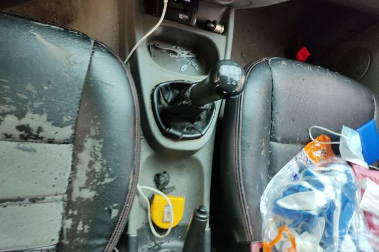 Used Wuling Hongguang 2010 1.2L Base Version China IV Standard Gear Lever