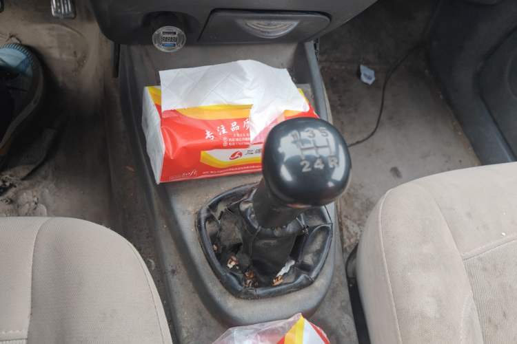 Used Wuling Hongguang 2010 1.2L Base Version China IV Standard Gear Lever