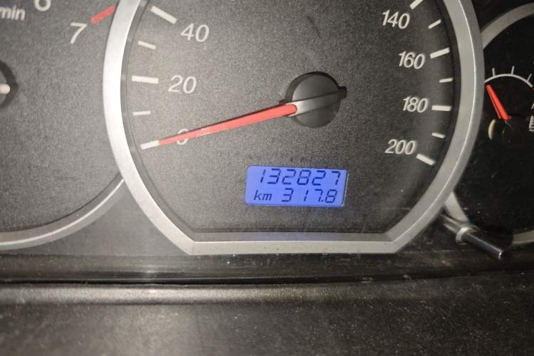 Used Wuling Hongguang 2010 1.4L Luxury Model Odometer Close Up