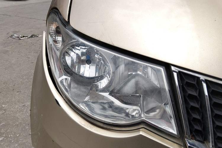 Used Wuling Hongguang 2010 1.4L Luxury Model Right Front Headlight