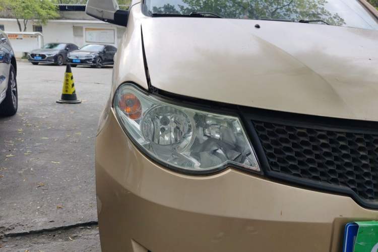 Used Wuling Hongguang 2010 1.2L Standard Version China IV Right Front Headlight
