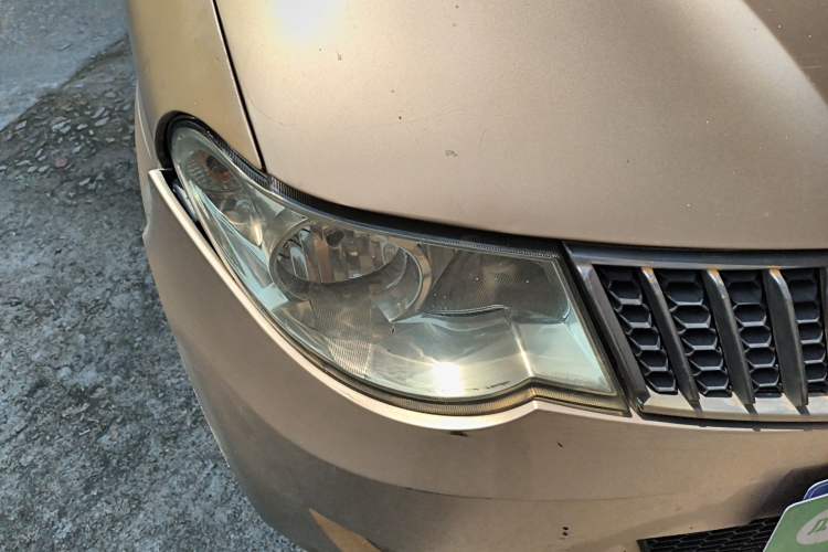 Used Wuling Hongguang 2010 1.4L Luxury Model Right Front Headlight