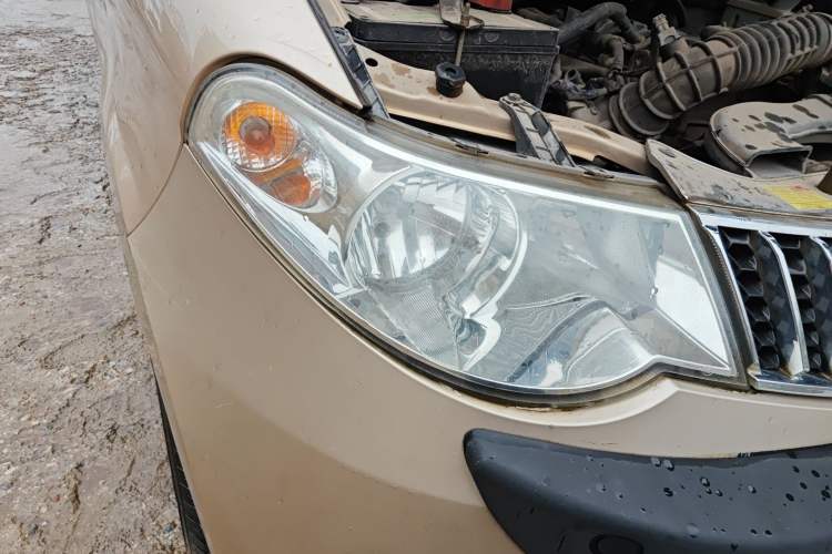 Used Wuling Hongguang 2010 1.4L Comfort Version Right Front Headlight