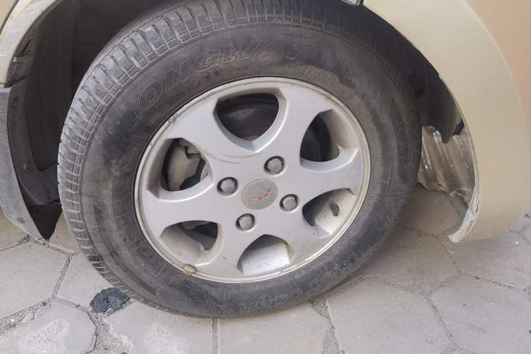 Used Wuling Hongguang 2010 1.4L Luxury Model Right Front Wheel Hub