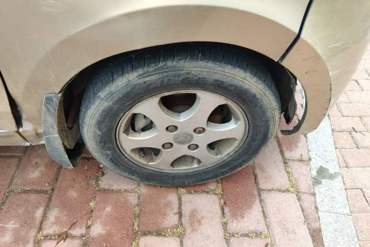 Used Wuling Hongguang 2010 1.4L Comfort Version Right Front Wheel Hub