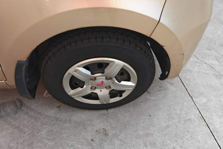 Used Wuling Hongguang 2010 1.4L Practical Version Right Front Wheel Hub