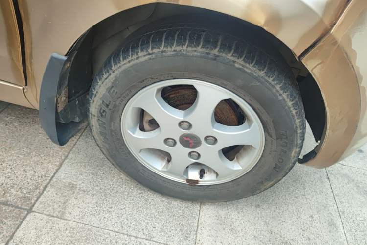 Used Wuling Hongguang 2010 1.2L Practical Version China IV Right Front Wheel Hub