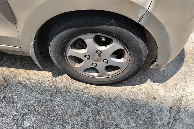 Used Wuling Hongguang 2010 1.4L Luxury Model Right Front Wheel Hub