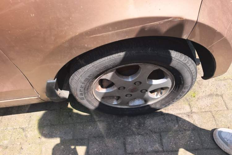 Used Wuling Hongguang 2010 1.2L Standard Version China IV Right Front Wheel Hub