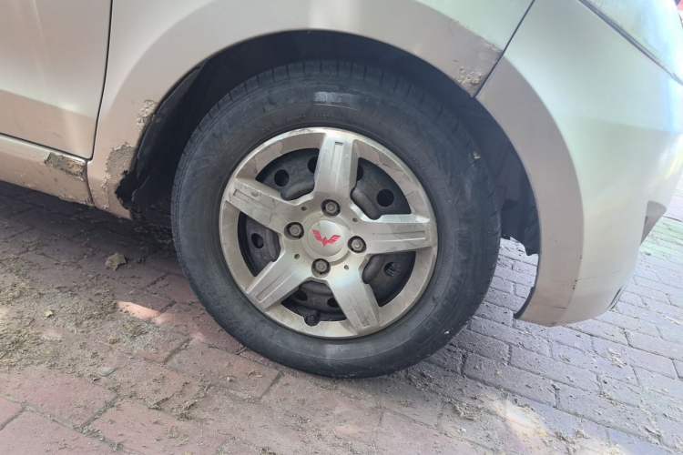 Used Wuling Hongguang 2010 1.4L Base Version Right Front Wheel Hub