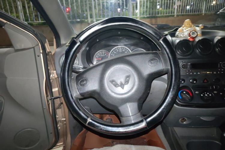 Used Wuling Hongguang 2010 1.2L Base Version China IV Standard Steering Wheel