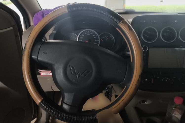 Used Wuling Hongguang 2010 1.2L Comfort Edition China IV Steering Wheel