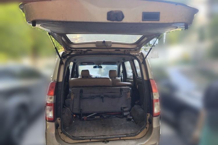 Used Wuling Hongguang 2010 1.4L Base Version Trunk