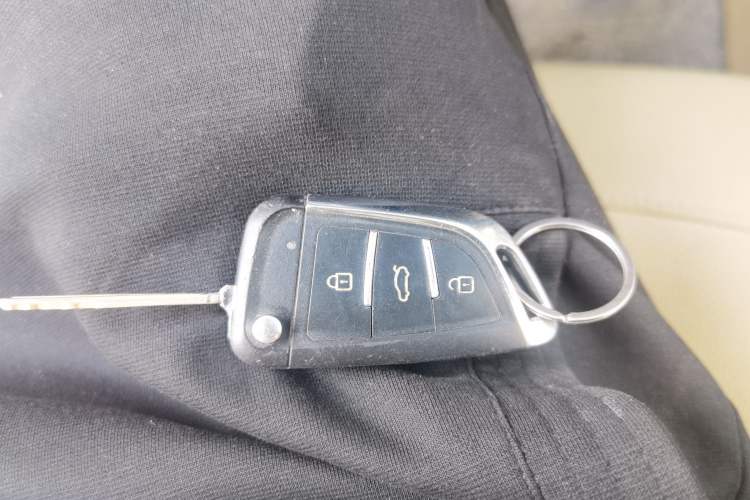 Used Wuling Hongguang 2010 1.4L Luxury Model Vehicle Key