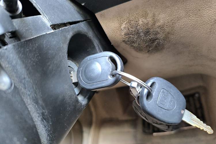 Used Wuling Hongguang 2010 1.4L Luxury Model Vehicle Key